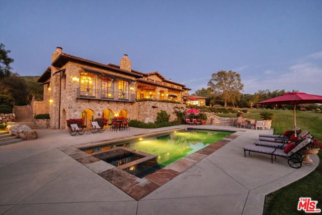 1915 Monte Alegre Drive, Carpinteria CA: https://media.crmls.org/mediaz/cadbb82a-962c-454d-bb4b-ecf9f211c931.jpg