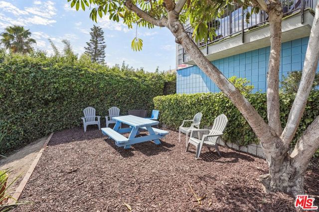 209 4th Avenue photo 6
