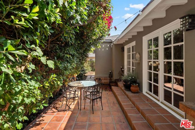 9742 Saturn Street, Los Angeles CA: https://media.crmls.org/mediaz/cadc6a47-460e-4f5a-918f-ffc2b96481b6.jpg
