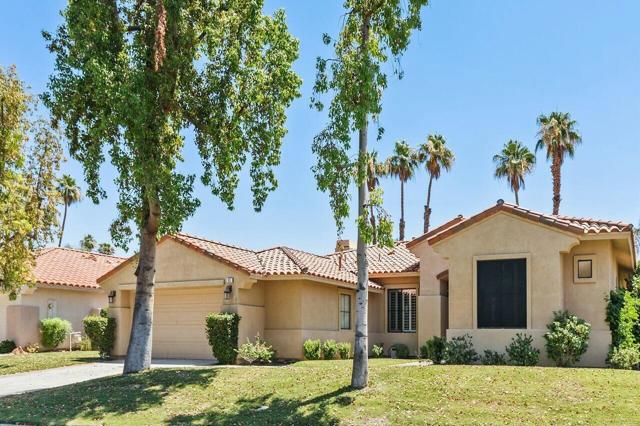 63 San Marino Circle, Rancho Mirage CA: https://media.crmls.org/mediaz/cadcd180-12ce-4d5b-b991-bce555bbfd21.jpg