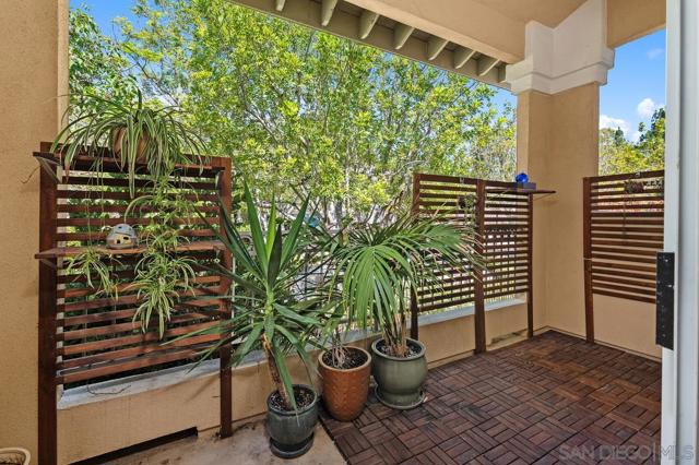 12047 Tivoli Park Row, San Diego CA: https://media.crmls.org/mediaz/cade2144-4b5e-4857-8676-0442c9ac8e93.jpg
