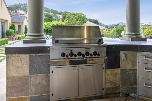 1305 Lions Peak Lane, San Martin CA: https://media.crmls.org/mediaz/cadef0ab-4b17-4a50-a3a1-e635680d6e4a.jpg