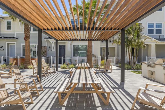 2402 Channel Drive, Ventura CA: https://media.crmls.org/mediaz/cadf3db7-e96a-42ee-98a9-ae4eac897bfd.jpg