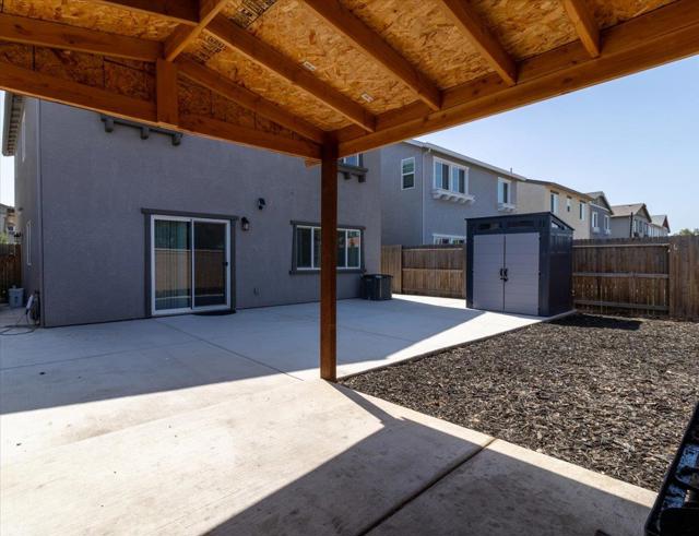 1367 Santini Avenue, Manteca CA: https://media.crmls.org/mediaz/cae01dc6-83d7-4d52-b247-9815eaa92944.jpg
