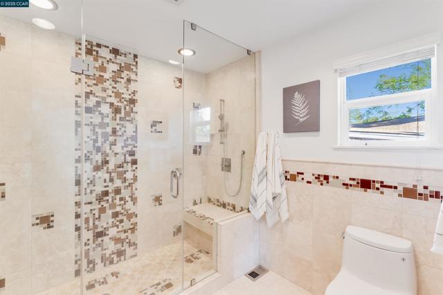 2424 San Miguel Dr, Walnut Creek CA: https://media.crmls.org/mediaz/cae1468f-f410-45c0-a417-305ddfc212ea.jpg