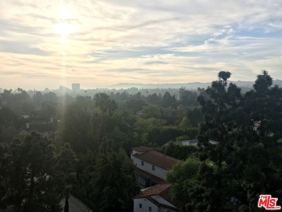 https://media.crmls.org/mediaz/cae1f8e4-c432-4606-8d9b-5bccaed5fb9c.jpg?preset=X-Large