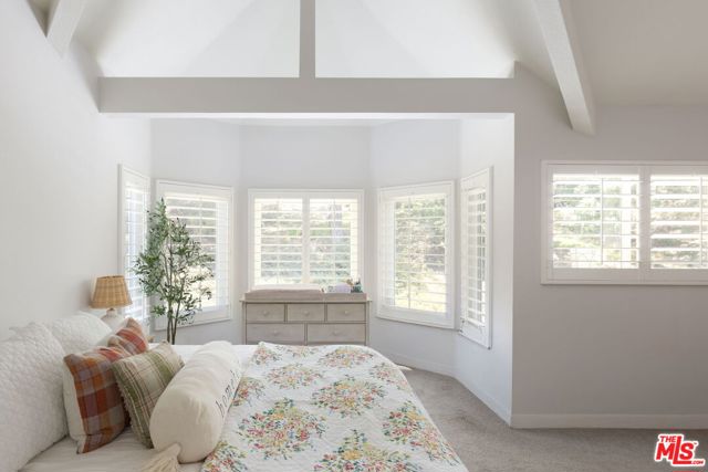 26430 Emerald Dove Drive, Valencia CA: https://media.crmls.org/mediaz/cae245dd-ec29-4448-9e8b-02e5147fa6a4.jpg