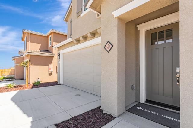 1153 Coyote Peak Way, Hollister CA: https://media.crmls.org/mediaz/cae27355-7e54-4f39-85b8-bc47dd04b83b.jpg