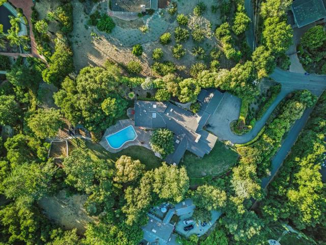 25850 Vinedo Lane, Los Altos Hills CA: https://media.crmls.org/mediaz/cae27f31-4c6d-44ca-a8fd-ee95b2d6c242.jpg