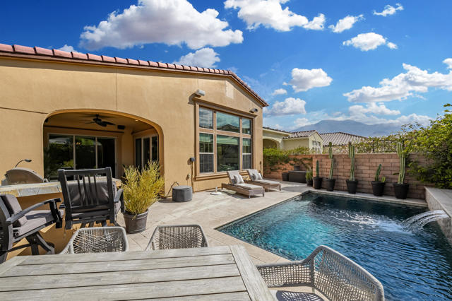 80450 Platinum Way, La Quinta CA: https://media.crmls.org/mediaz/cae29e5d-72c2-4e12-bcd5-970640b6f895.jpg