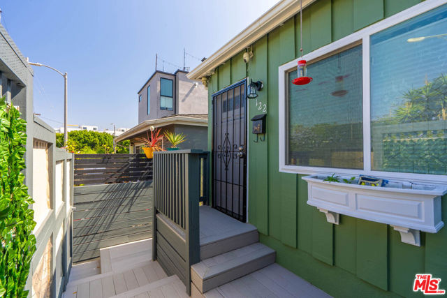 122 Thornton Place photo 6