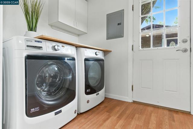 122 Stein Way, Orinda CA: https://media.crmls.org/mediaz/cae3bd2b-9e17-4d4b-bca4-d1f67d10df12.jpg