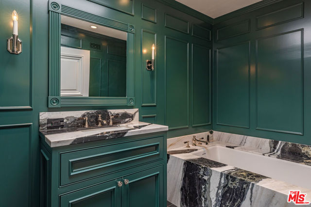 1612 Gilcrest Drive, Beverly Hills CA: https://media.crmls.org/mediaz/cae3e8ed-d4fc-4bbb-969b-c7ae1c040c3e.jpg