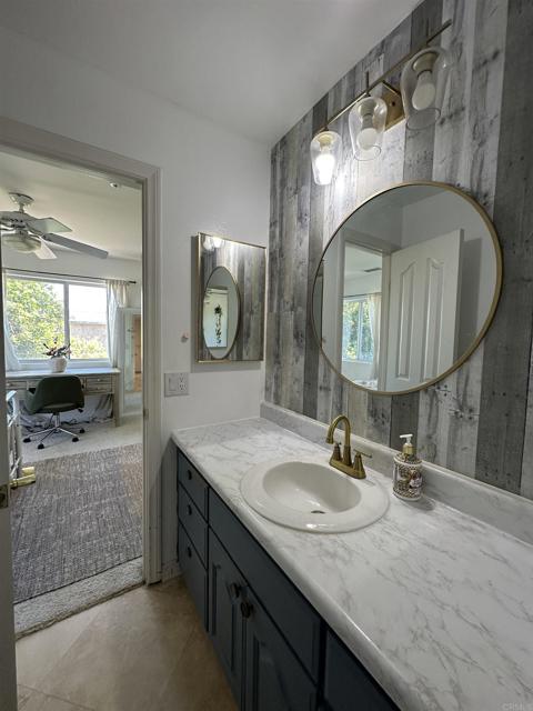 Detail Gallery Image 13 of 17 For 945 Deodar Rd, Escondido,  CA 92026 - 3 Beds | 3 Baths