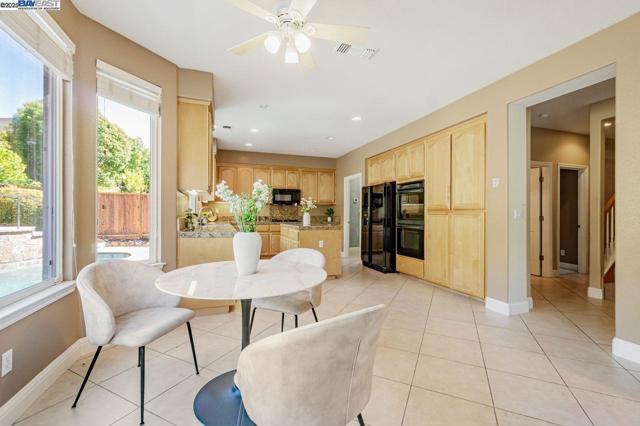 5391 Fernbank Dr, Concord CA: https://media.crmls.org/mediaz/cae3eb70-f7a1-430b-8c1b-22e2c7a46c36.jpg