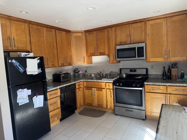 Image 7 of 14 For 2031 Lee Ave