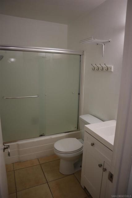 Image 14 of 41 For 3549 Castle Glen Dr  119