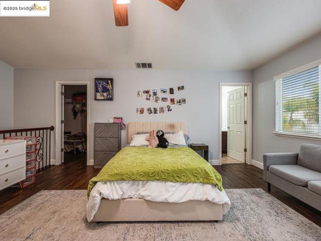 10 Da Vinci Ct, Oakley CA: https://media.crmls.org/mediaz/cae48325-30f7-4cfa-9915-a0b092614cc5.jpg