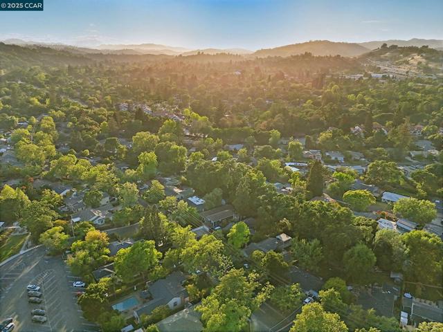 1836 Newell Ave, Walnut Creek CA: https://media.crmls.org/mediaz/cae498bf-e543-4630-abb2-1640eaa2e091.jpg