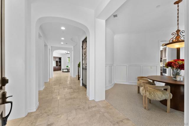 5527 Alexandrine Ct, Oceanside CA: https://media.crmls.org/mediaz/cae4cbcb-0997-4f6e-bcc7-19a3a3d73acd.jpg