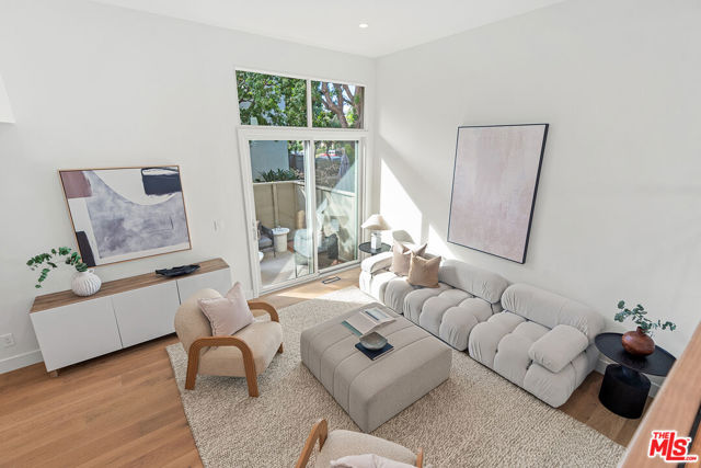 13234 Fiji Way, Marina del Rey CA: https://media.crmls.org/mediaz/cae5dc57-95a8-4517-bd56-d3b62ba5517d.jpg