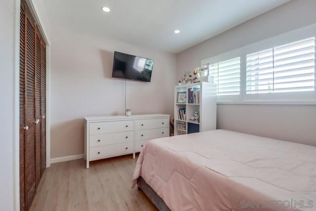 1737 Melrose Ave, Chula Vista CA: https://media.crmls.org/mediaz/cae64c7f-ef9b-409f-8967-77e17dcd5253.jpg