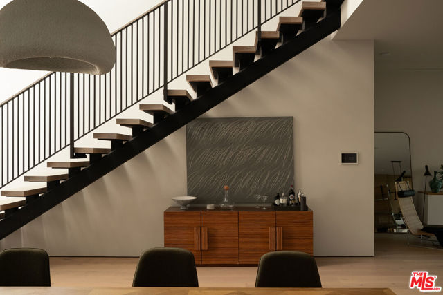 6671 Colgate Avenue, Los Angeles CA: https://media.crmls.org/mediaz/cae6569e-220c-420a-bbff-6a4e5f1ba79e.jpg