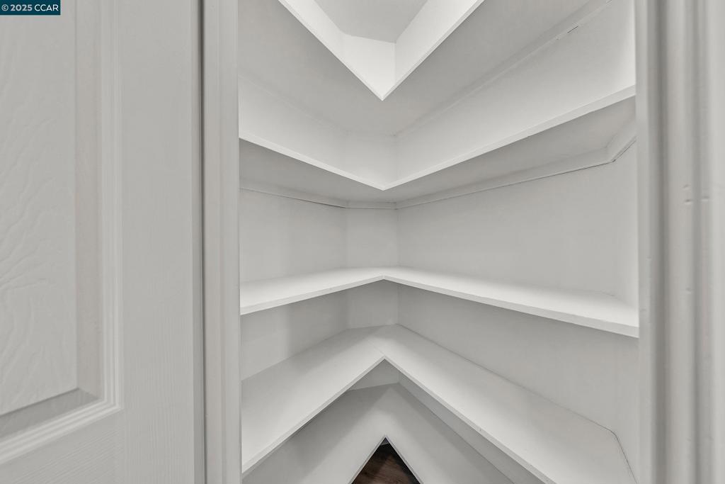 https://media.crmls.org/mediaz/cae673db-6211-433d-82b1-b9cc9646b0d0.jpg?preset=X-Large
