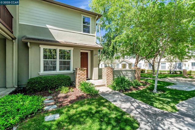 2511 Soren Way, San Ramon CA: https://media.crmls.org/mediaz/cae6f3fb-e20b-4f4c-bef2-55674be22799.jpg