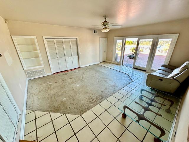 Detail Gallery Image 12 of 55 For 880 Crest View Rd, Vista,  CA 92081 - 4 Beds | 2/2 Baths