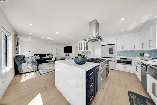 524 Gamay Ct, Fremont CA: https://media.crmls.org/mediaz/cae7bcb4-8456-42b2-a35f-7c363b53f8ae.jpg