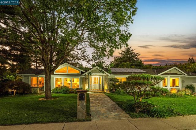 1023 White Gate Rd, Alamo CA: https://media.crmls.org/mediaz/cae875d3-4ce6-46e9-babe-f78e39fc9f53.jpg