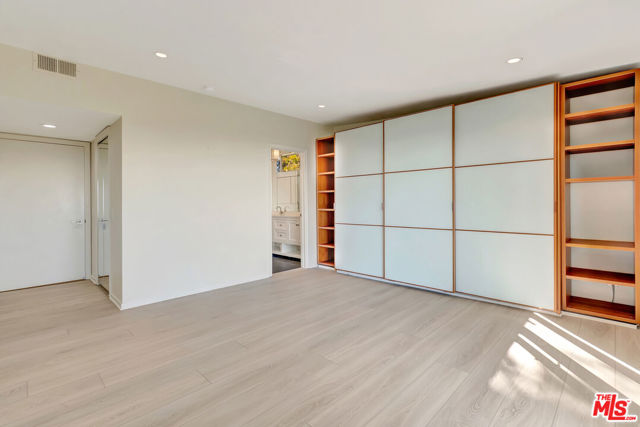 3444 Cloudcroft Drive, Malibu CA: https://media.crmls.org/mediaz/cae89cd4-2a59-4b86-bde3-377fc8ab76ee.jpg