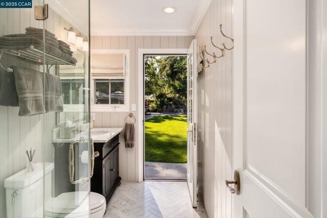 222 Still Creek Rd, Danville CA: https://media.crmls.org/mediaz/cae8d07f-c11e-4e44-b6d4-48e2f188524d.jpg