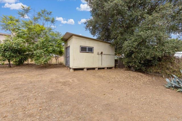 334 Date Avenue, Carlsbad CA: https://media.crmls.org/mediaz/cae94c0c-d9e4-4731-a7e1-a32fc1c1ea28.jpg