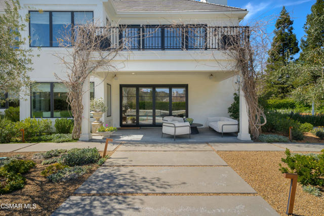2160 Marshbrook Road, Thousand Oaks CA: https://media.crmls.org/mediaz/cae97439-7f79-47c7-9415-e0a2c2d3286d.jpg