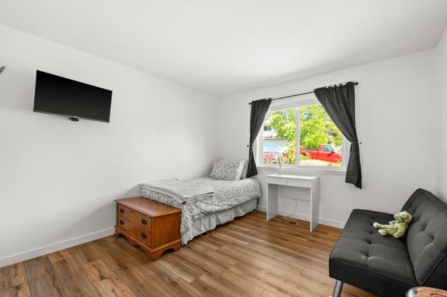 1 Malibu Court, Clayton CA: https://media.crmls.org/mediaz/cae9aeae-df14-4a66-b282-6509c9a1c05c.jpg