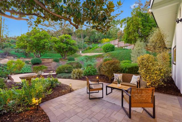 Detail Gallery Image 11 of 69 For 323 Glencrest Dr, Solana Beach,  CA 92075 - 3 Beds | 2 Baths