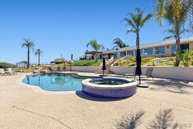 20403 Rancho Villa Rd, Ramona CA: https://media.crmls.org/mediaz/cae9f422-4161-466f-8a0c-23e3ec30765c.jpg