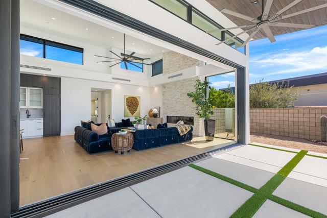 3 Siena Vista Court, Rancho Mirage CA: https://media.crmls.org/mediaz/caea1a0c-9ccb-493d-b02d-a02731cabbfa.jpg