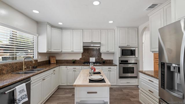 7355 Jamacha Rd, San Diego, California 92114, 3 Bedrooms Bedrooms, ,1 BathroomBathrooms,Single Family Residence,For Sale,Jamacha Rd,250029348SD