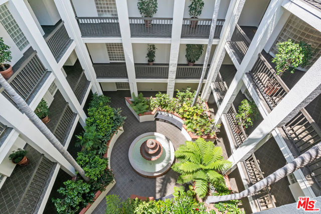 2142 Century Park Lane, Los Angeles CA: https://media.crmls.org/mediaz/caeb00f2-ee9c-4768-832b-b64795ebd067.jpg