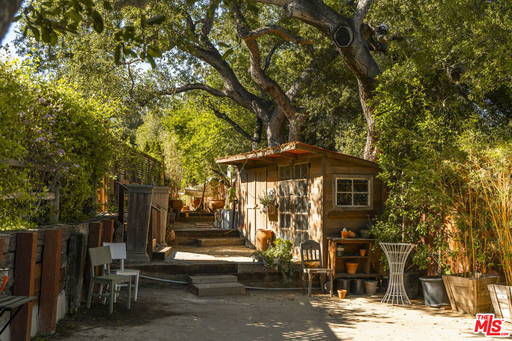 https://media.crmls.org/mediaz/caeb18f7-9225-4254-89a2-43fdd724d205.jpg?preset=X-Large