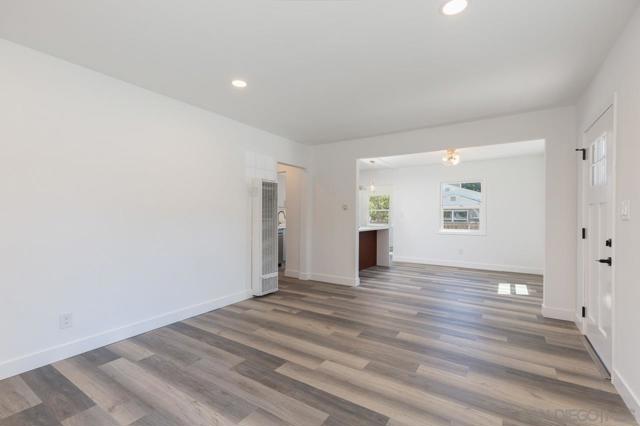 4361 Alamo Dr, San Diego CA: https://media.crmls.org/mediaz/caeb415e-4b9b-4f49-a3d6-7fae5c082cc7.jpg