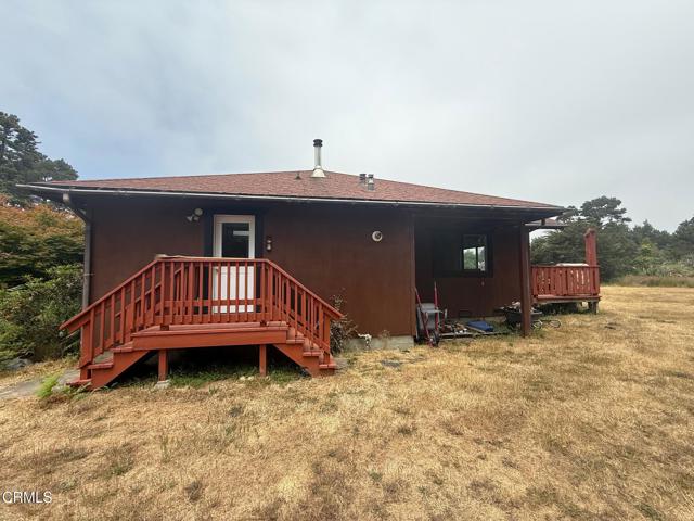 18391 Old Coast Highway, Fort Bragg CA: https://media.crmls.org/mediaz/caebdfa8-3740-471d-976d-280c2bc4e3eb.jpg