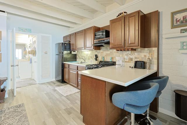 Detail Gallery Image 13 of 42 For 413 J St, Coronado,  CA 92118 - 1 Beds | 1 Baths