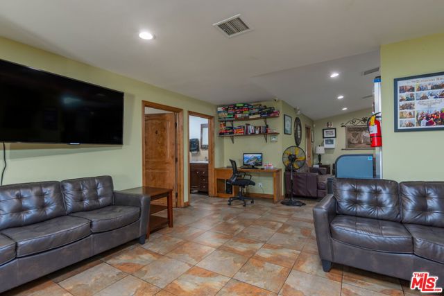 6956 Bertrand Avenue, Reseda CA: https://media.crmls.org/mediaz/caece060-7afa-493e-a16f-38dfc17eec30.jpg