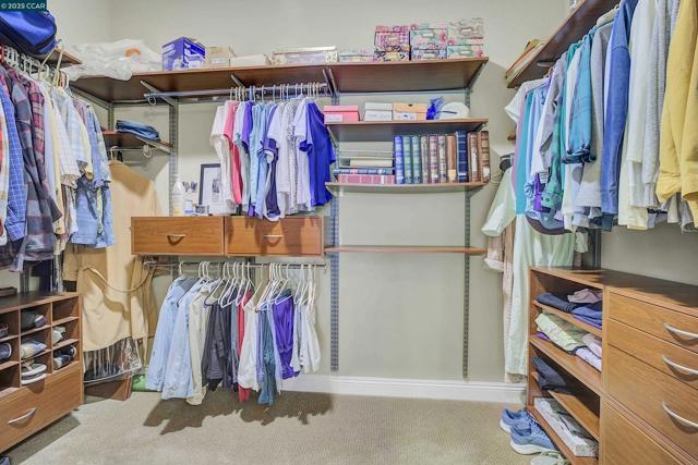 1648 Chianti Ln, Brentwood CA: https://media.crmls.org/mediaz/caed8cf8-a285-4ad7-beb0-e339c615e6fe.jpg