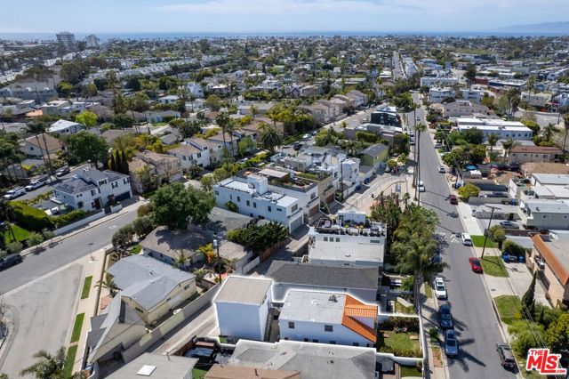 666 Marr Street, Venice CA: https://media.crmls.org/mediaz/caedbeac-f7ff-467b-be10-a9179ba9b3b2.jpg