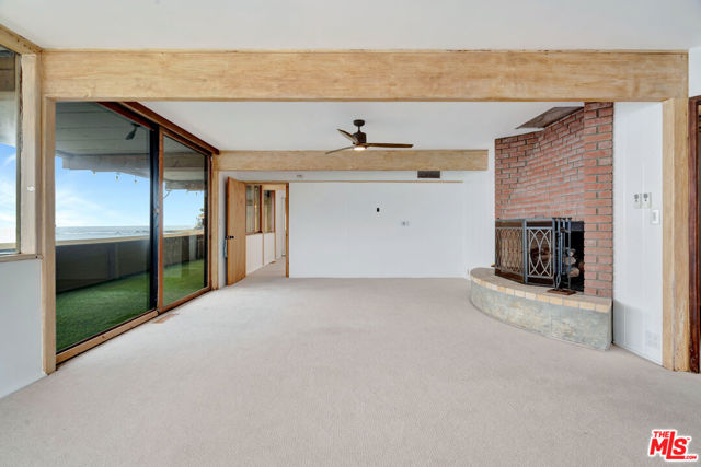 26636 Latigo Shore Drive, Malibu CA: https://media.crmls.org/mediaz/caedcb41-b76d-4e4a-ab43-dda2d07c0278.jpg